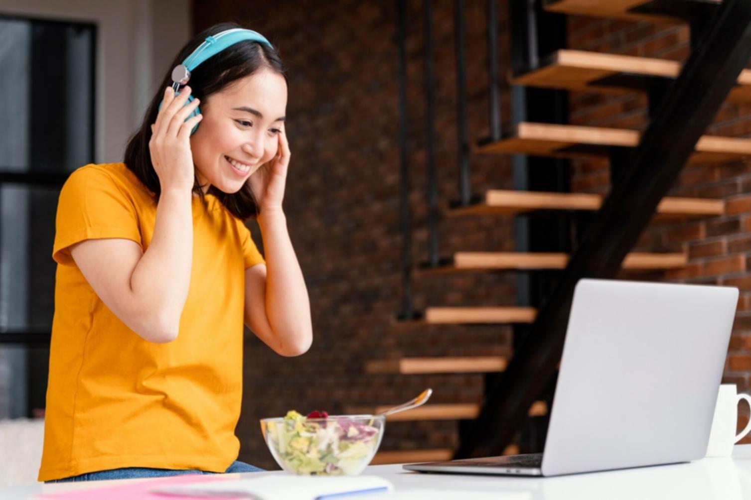 Plexflow Systems ofis ortamında finansal planlama ve bütçe yedekliliği çalışması