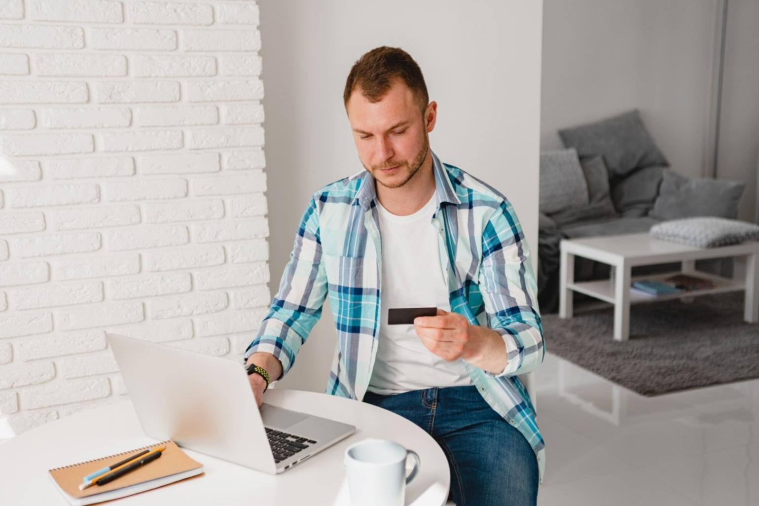 Finansal planlama ve risk değerlendirme süreçleri